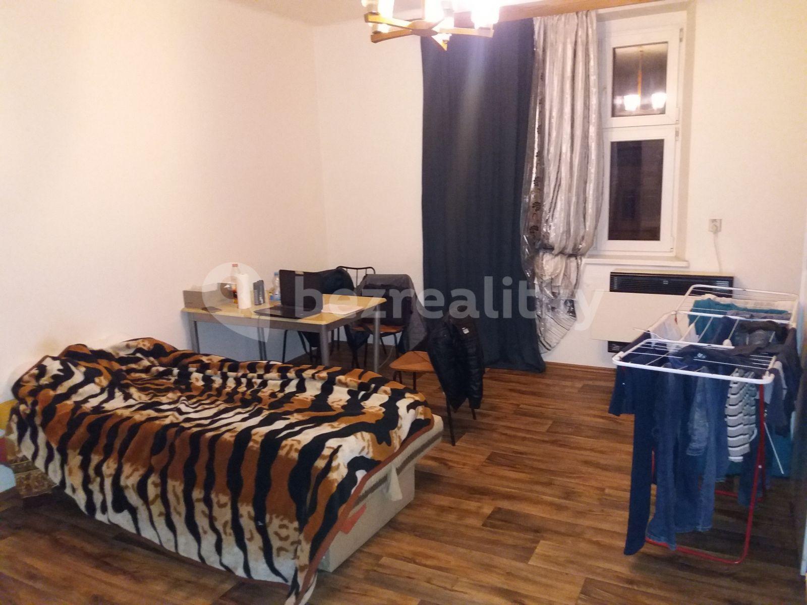 Prenájom bytu 1-izbový 36 m², Na Žertvách, Praha, Praha