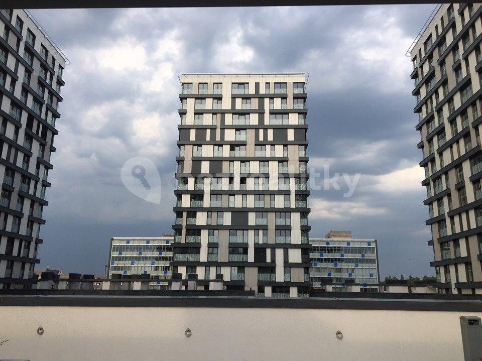 Prenájom bytu 2-izbový 70 m², Olšanská, Praha, Praha