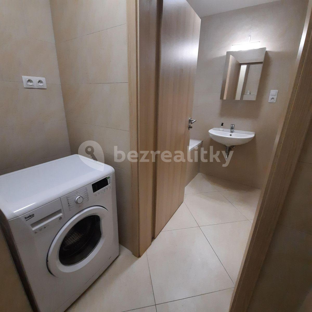 Prenájom bytu 2-izbový 57 m², Sazovická, Praha, Praha