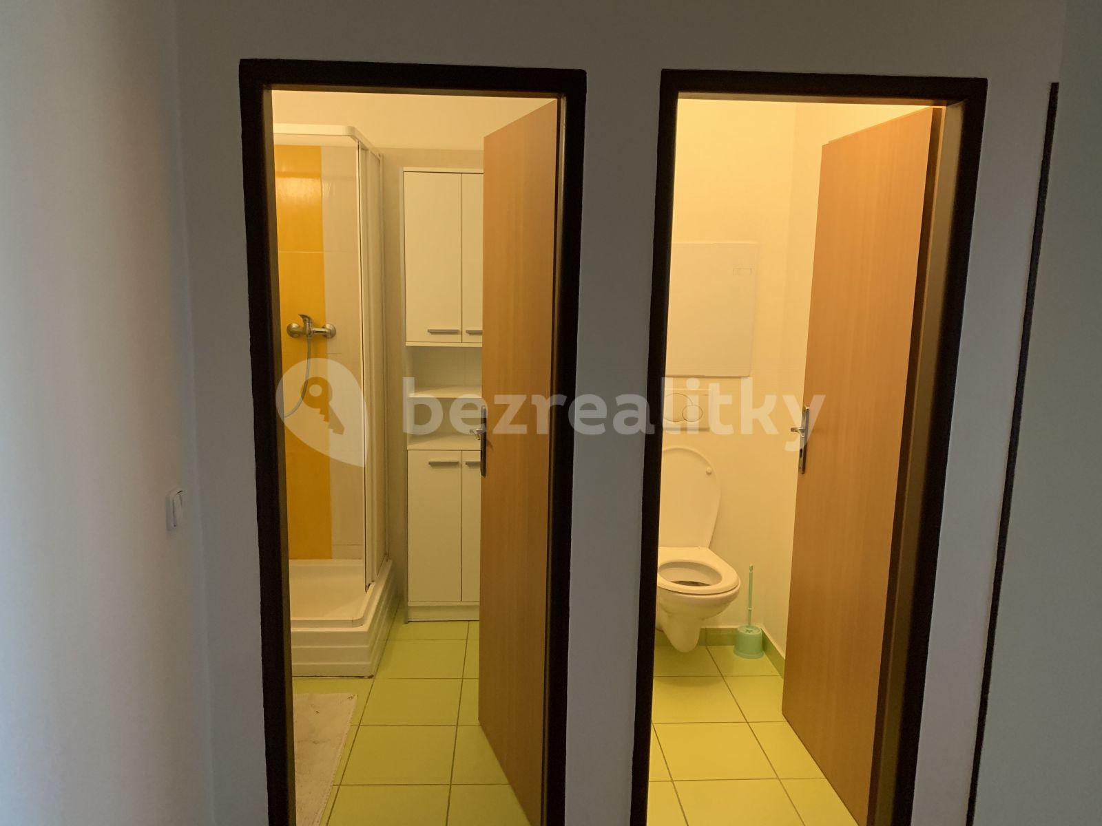 Prenájom bytu 2-izbový 57 m², U Kombinátu, Praha, Praha