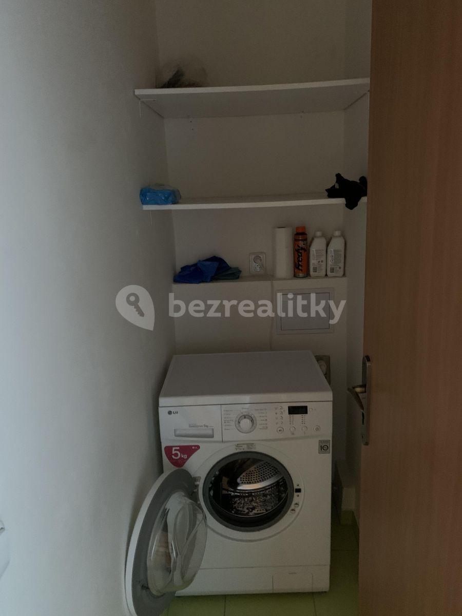 Prenájom bytu 2-izbový 57 m², U Kombinátu, Praha, Praha