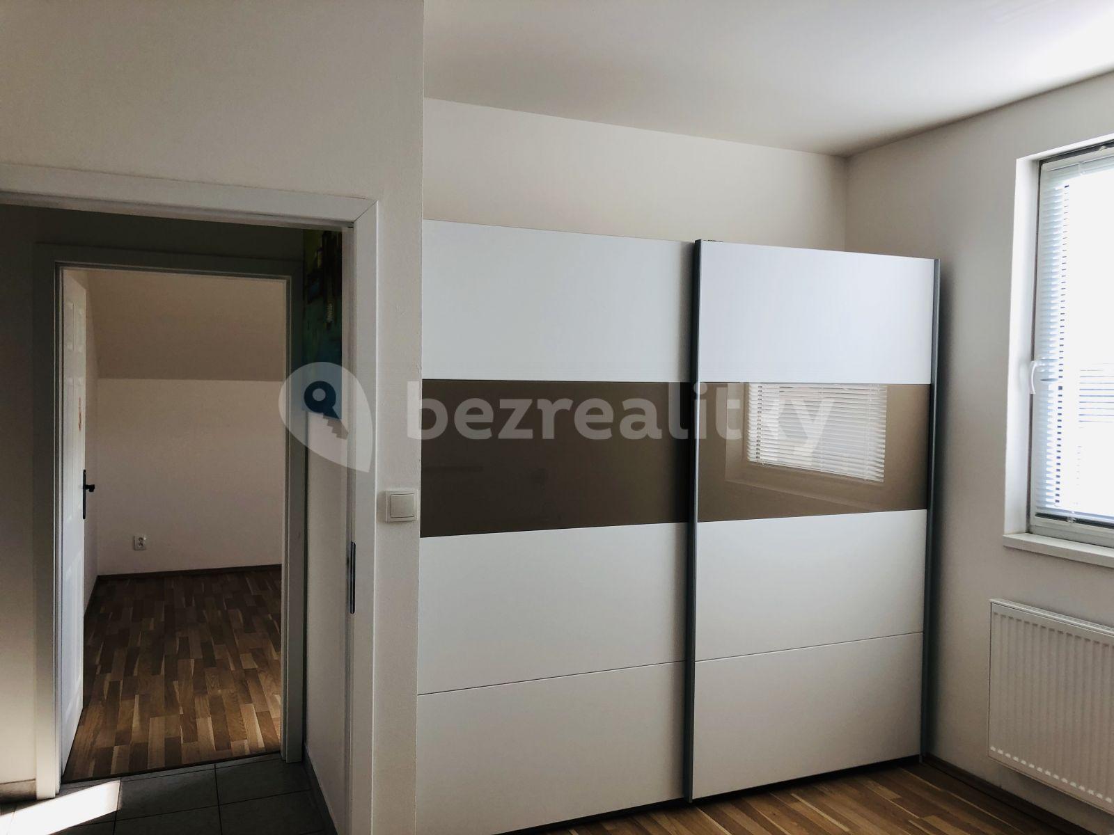 Prenájom domu 110 m², pozemek 190 m², Před Obcí, Nová Ves, Středočeský kraj