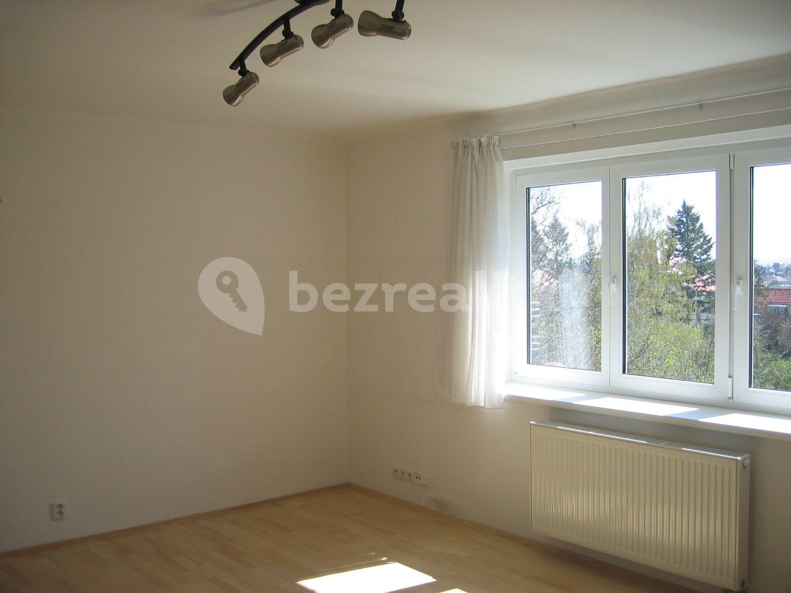 Prenájom bytu 3-izbový 70 m², Na Pískách, Praha, Praha