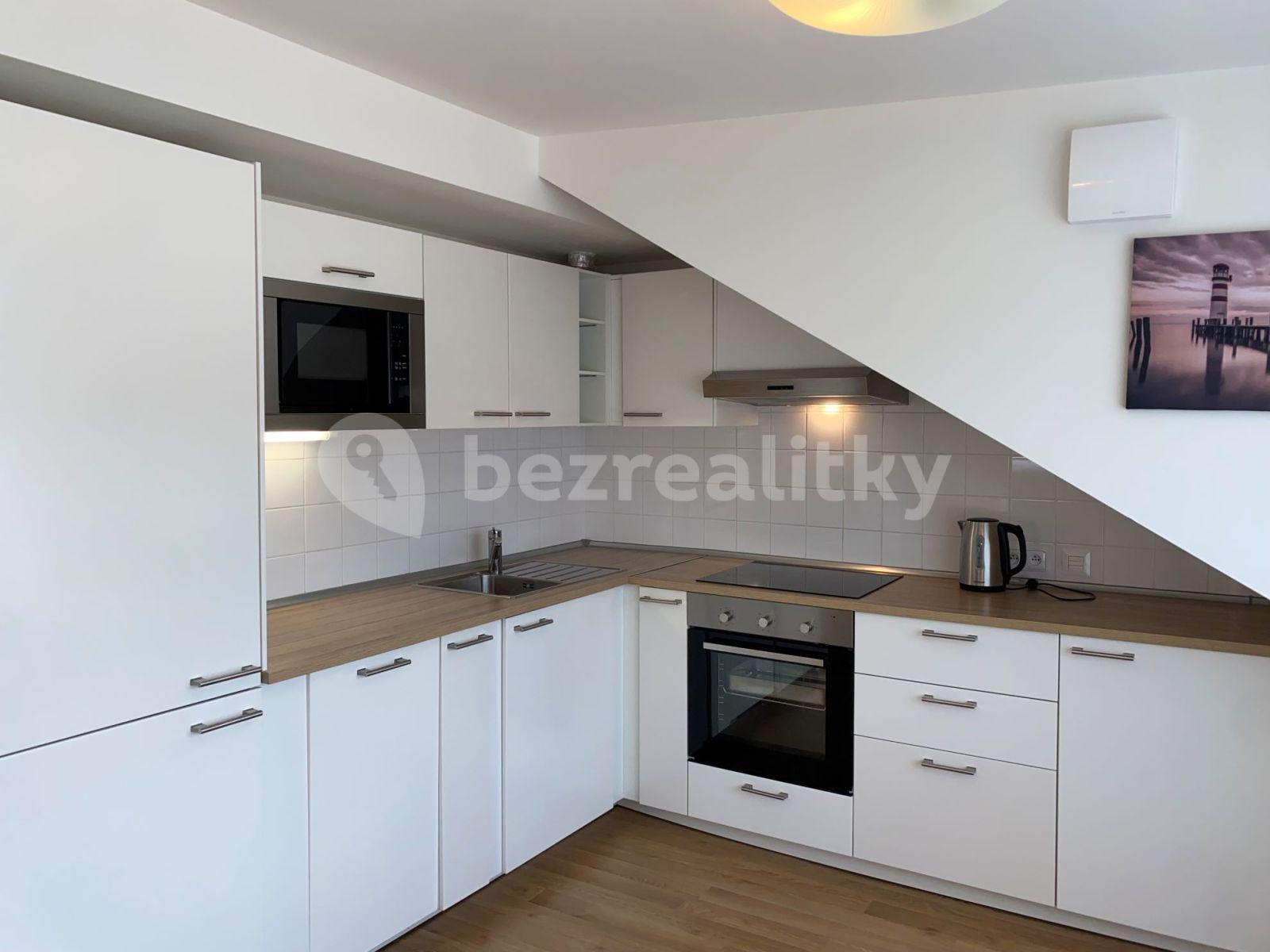 Prenájom bytu 3-izbový 57 m², Průchova, Praha, Praha