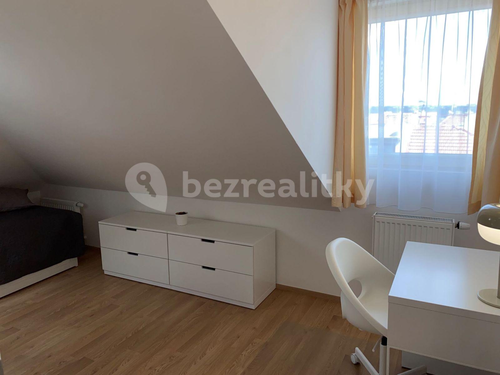 Prenájom bytu 3-izbový 57 m², Průchova, Praha, Praha