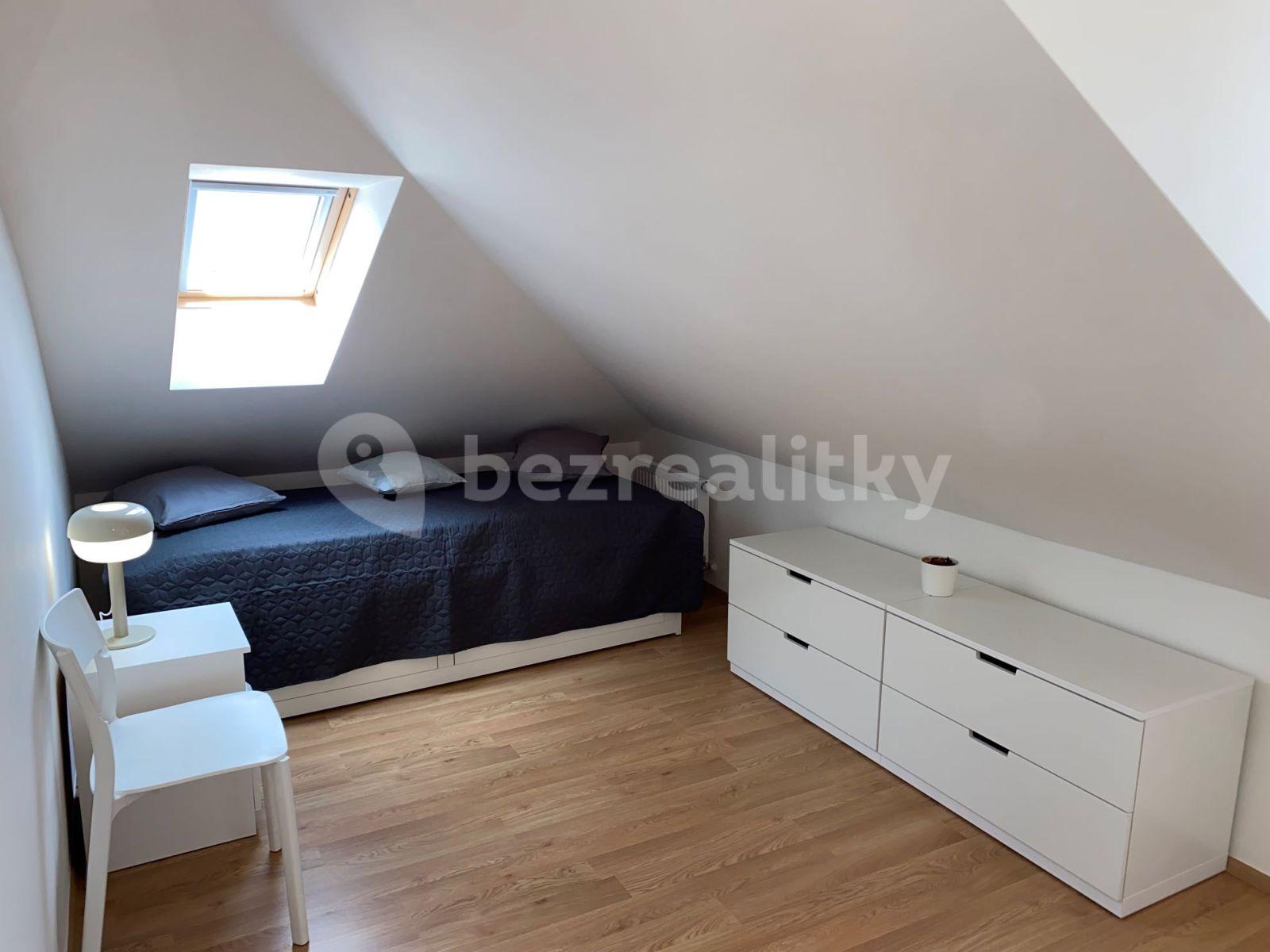 Prenájom bytu 3-izbový 57 m², Průchova, Praha, Praha