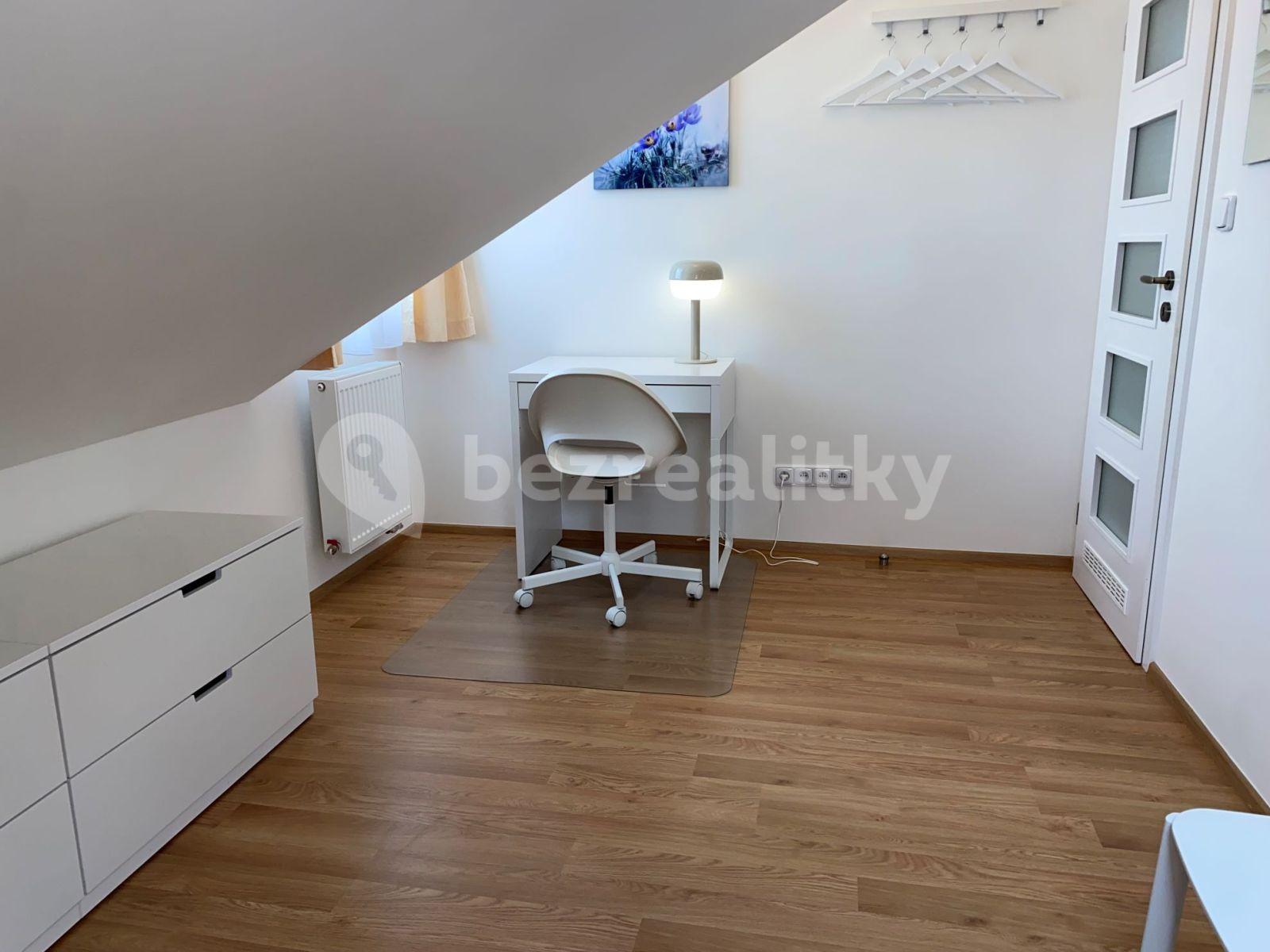 Prenájom bytu 3-izbový 57 m², Průchova, Praha, Praha