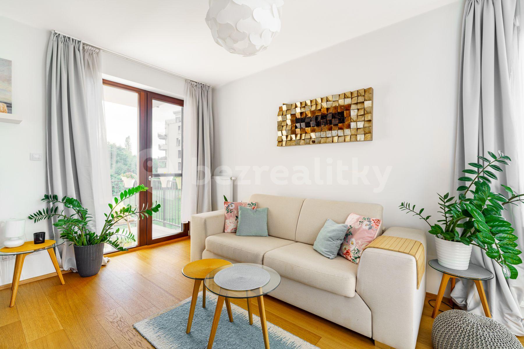 Prenájom bytu 1-izbový 42 m², Praha, Praha