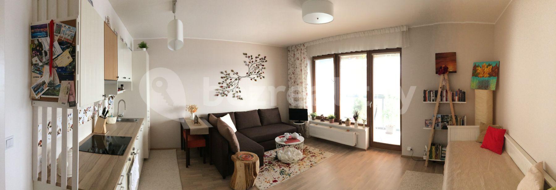 Prenájom bytu 1-izbový 34 m², Plzeňská, Praha, Praha