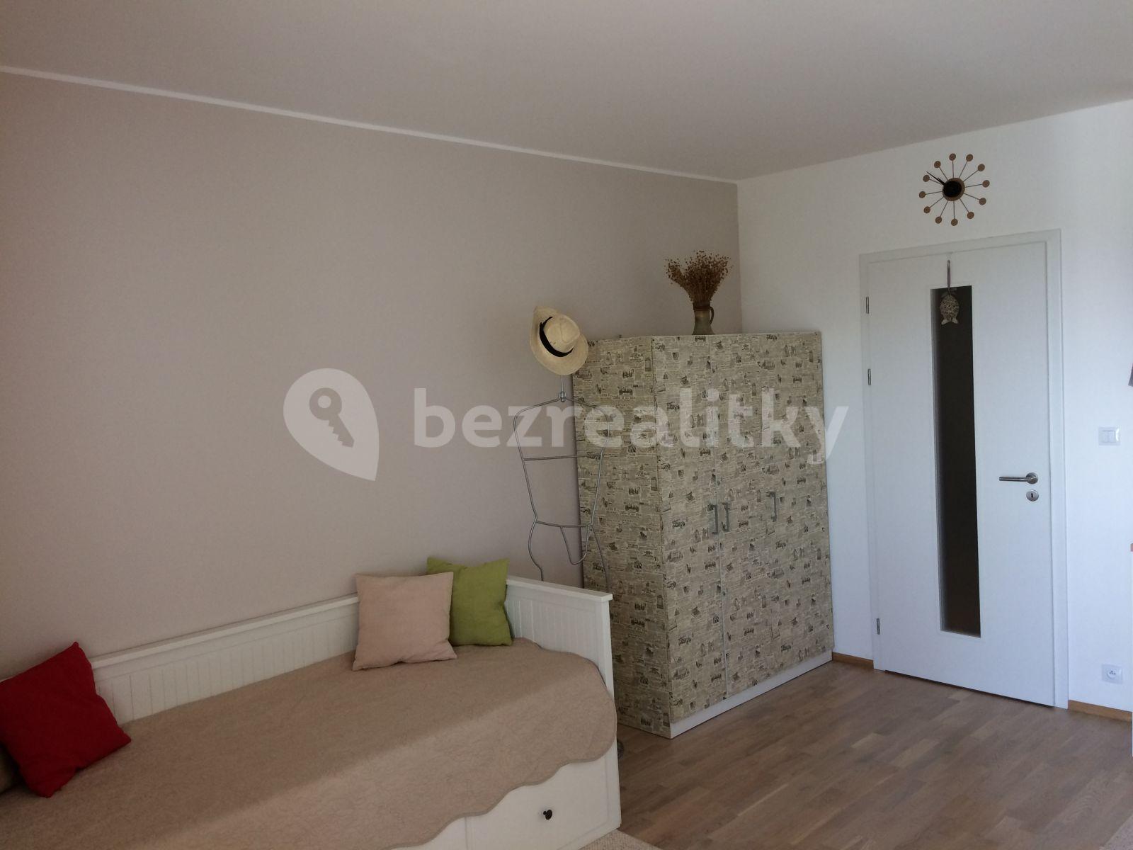 Prenájom bytu 1-izbový 34 m², Plzeňská, Praha, Praha