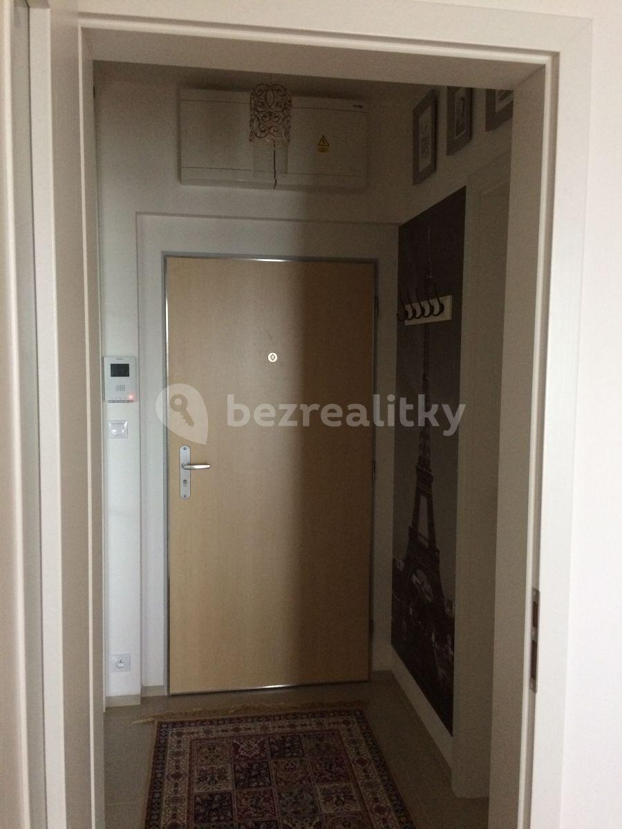 Prenájom bytu 1-izbový 34 m², Plzeňská, Praha, Praha