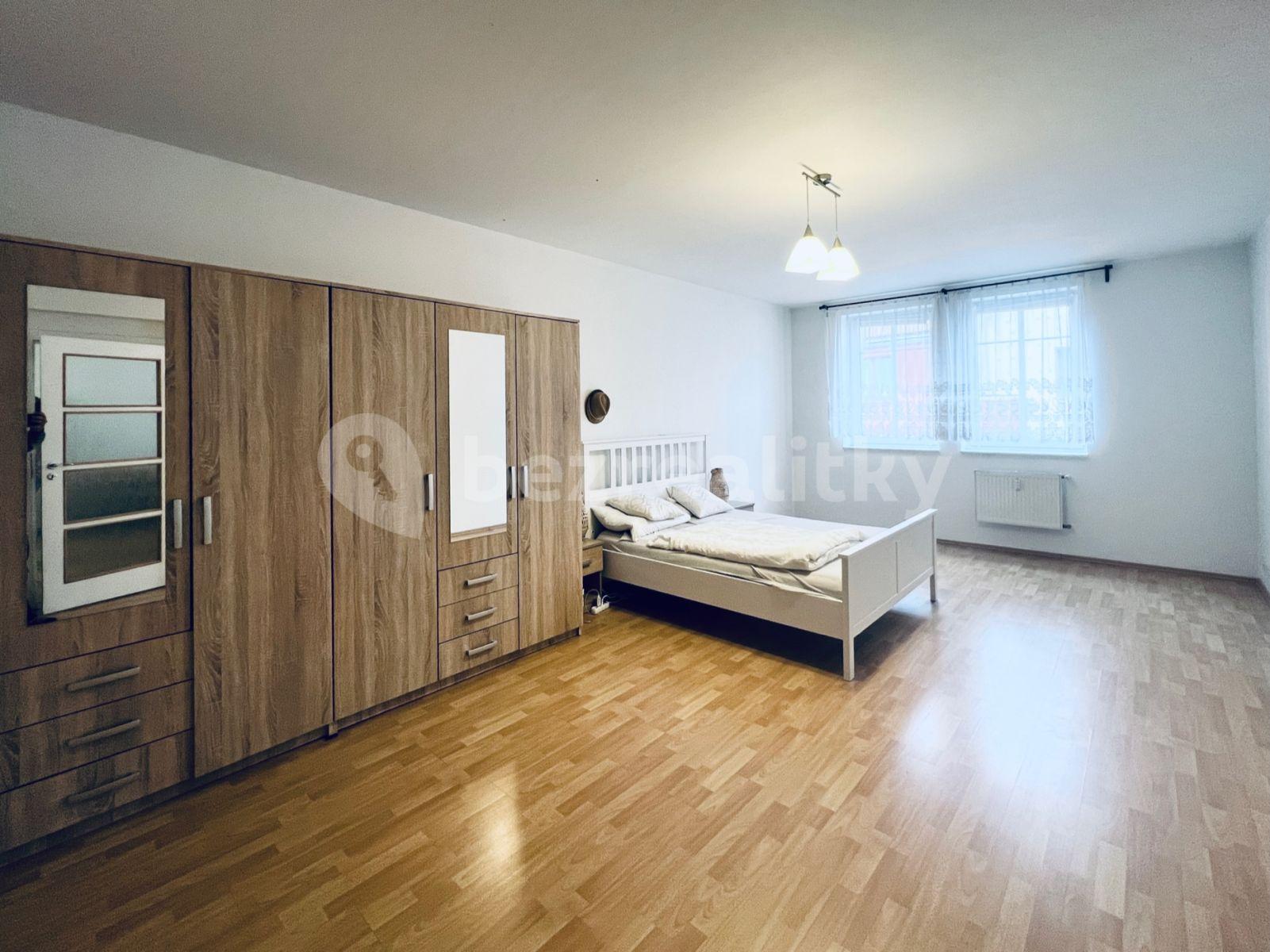 Prenájom bytu 2-izbový 80 m², Musílkova, Praha, Praha