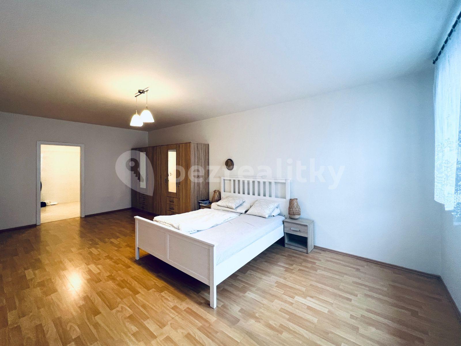 Prenájom bytu 2-izbový 80 m², Musílkova, Praha, Praha