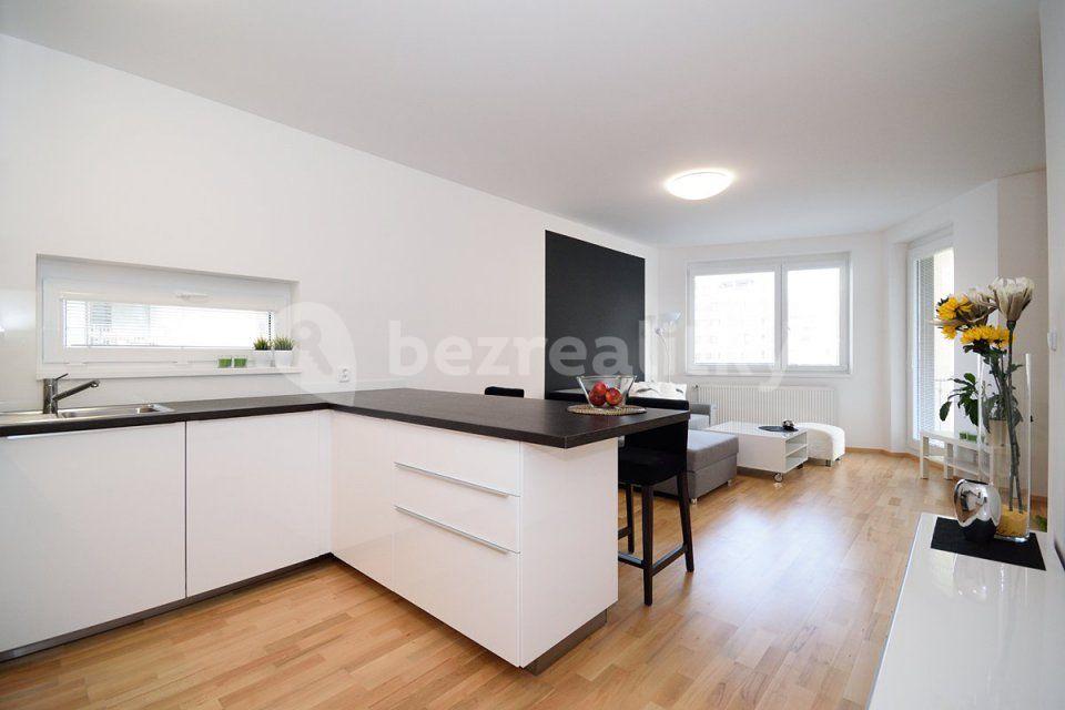 Prenájom bytu 2-izbový 55 m², Makedonská, Praha, Praha