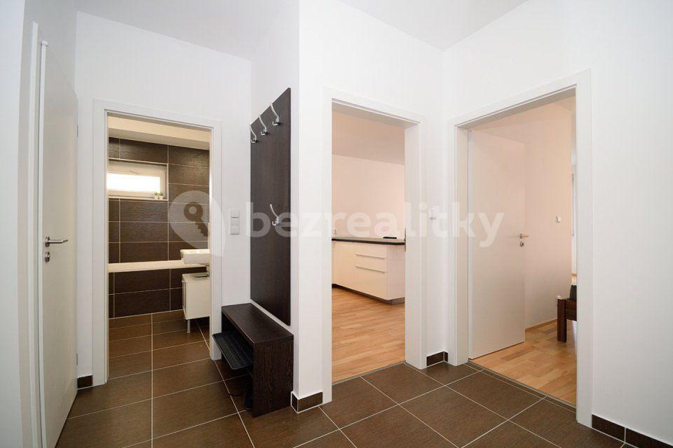 Prenájom bytu 2-izbový 55 m², Makedonská, Praha, Praha