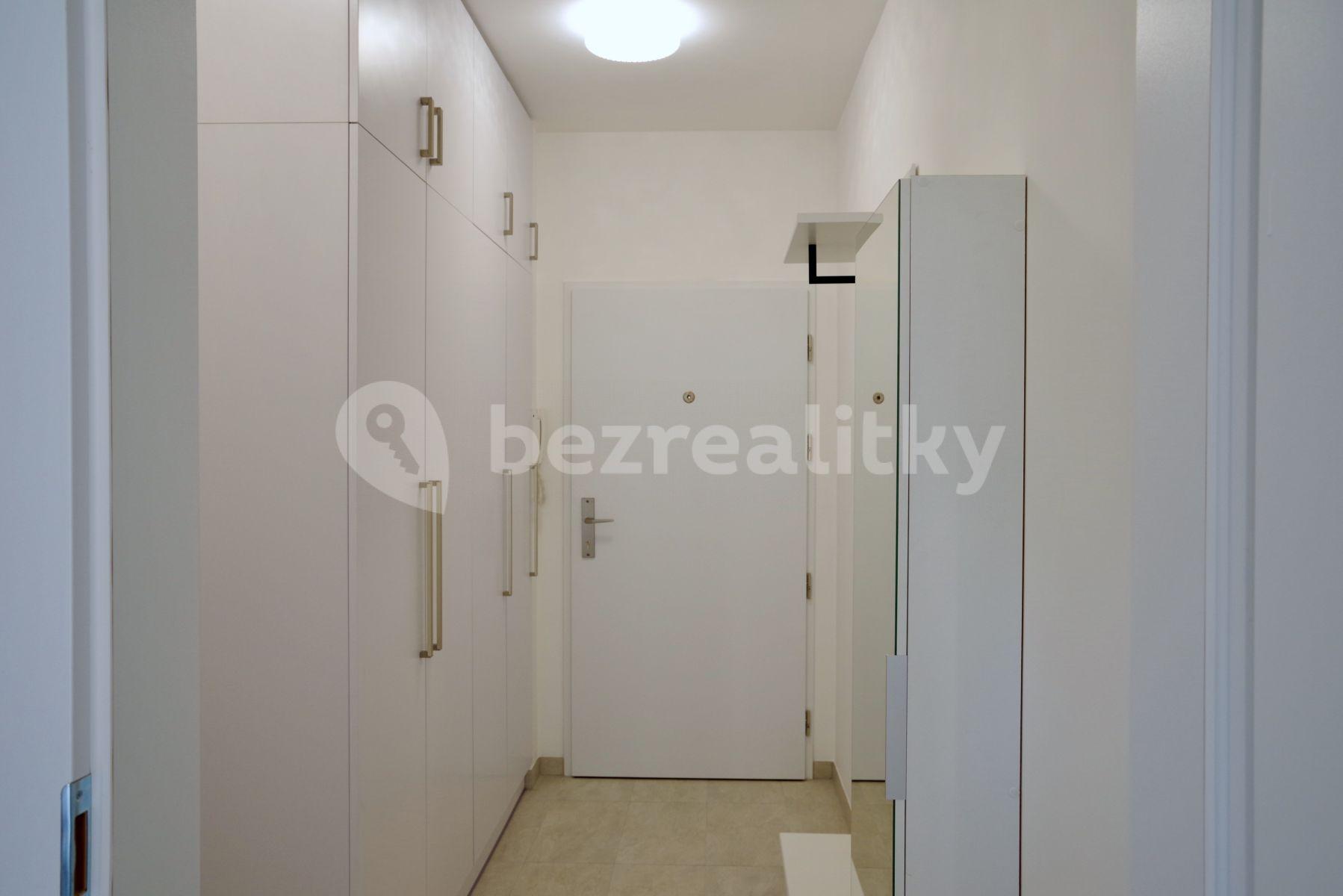 Prenájom bytu 2-izbový 70 m², Zvěřinova, Praha, Praha