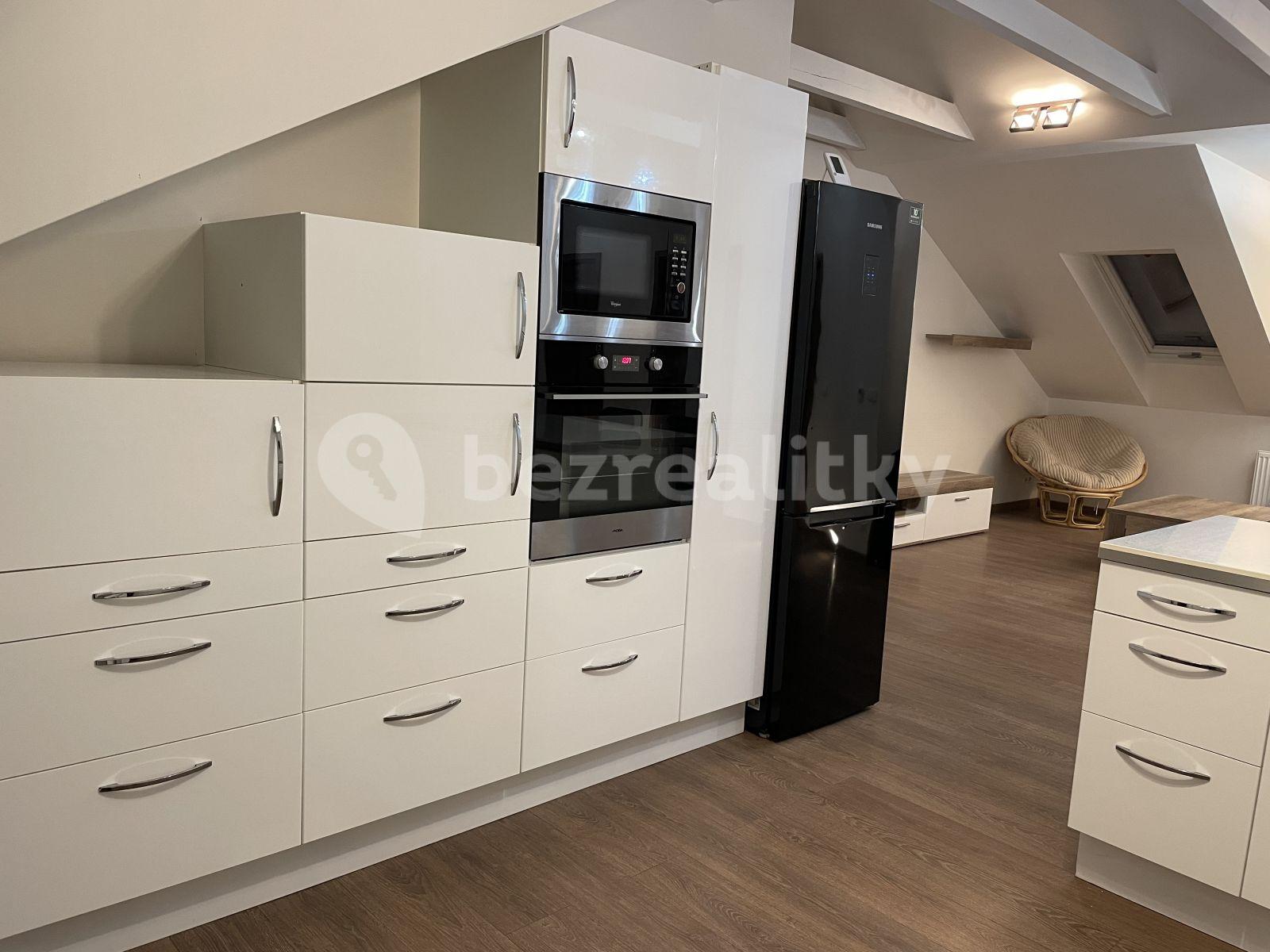 Prenájom bytu 3-izbový 79 m², Schoellerova, Praha, Praha