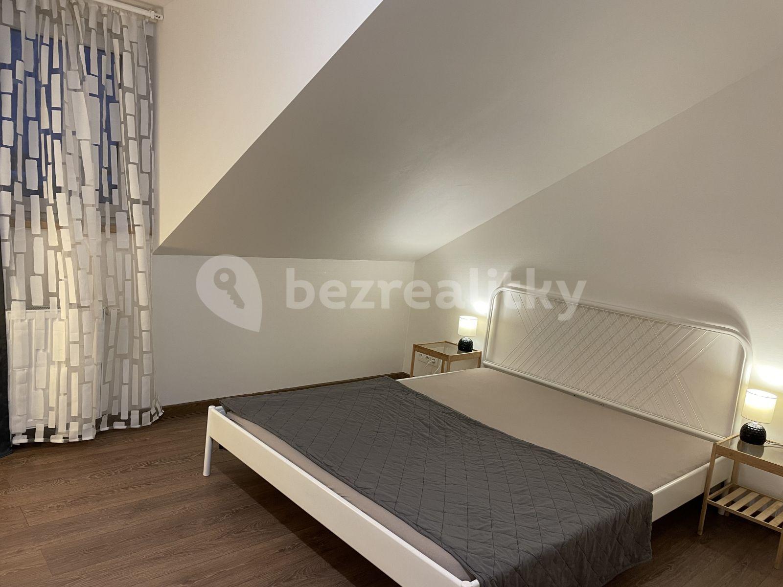 Prenájom bytu 3-izbový 79 m², Schoellerova, Praha, Praha