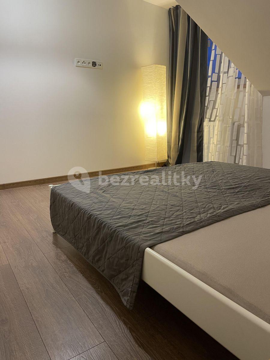 Prenájom bytu 3-izbový 79 m², Schoellerova, Praha, Praha