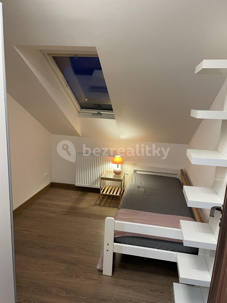 Prenájom bytu 3-izbový 79 m², Schoellerova, Praha, Praha