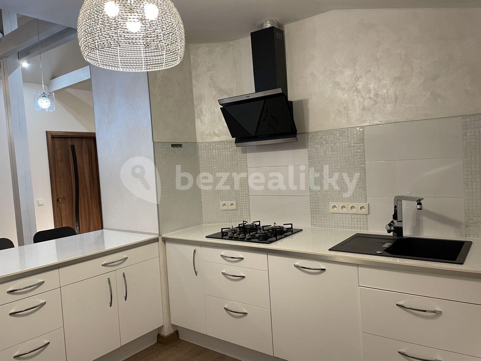 Prenájom bytu 3-izbový 79 m², Schoellerova, Praha, Praha