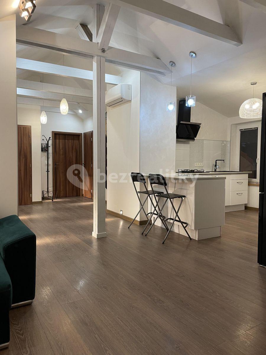 Prenájom bytu 3-izbový 79 m², Schoellerova, Praha, Praha