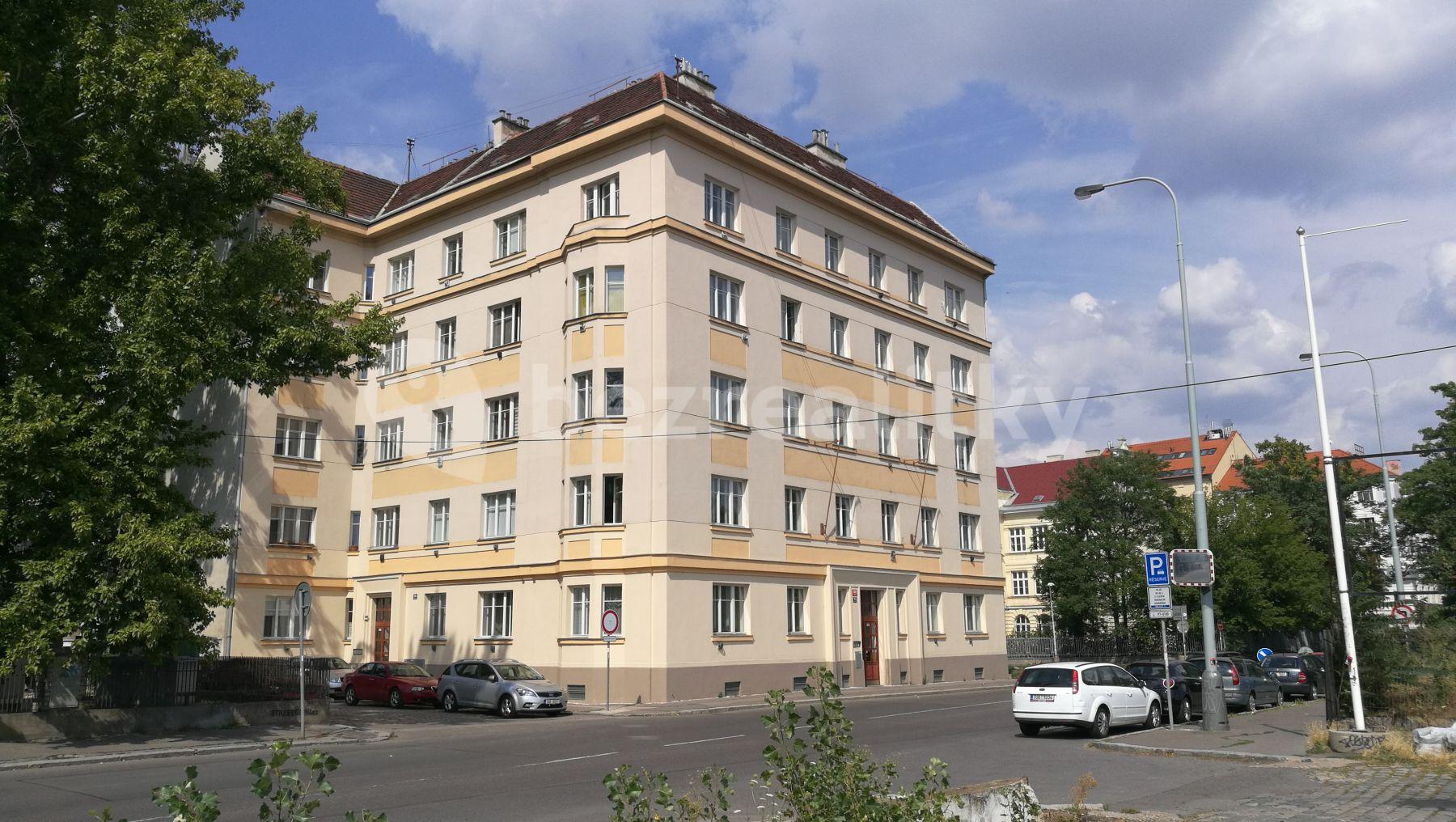 Prenájom bytu 1-izbový 56 m², Železničářů, Praha, Praha