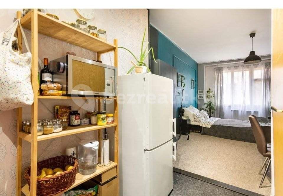 Prenájom bytu 1-izbový 30 m², Rybná, Praha, Praha