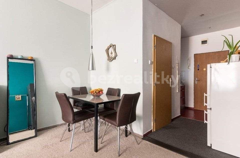 Prenájom bytu 1-izbový 30 m², Rybná, Praha, Praha