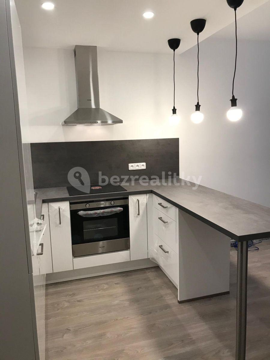 Prenájom bytu 2-izbový 61 m², Makedonská, Praha, Praha