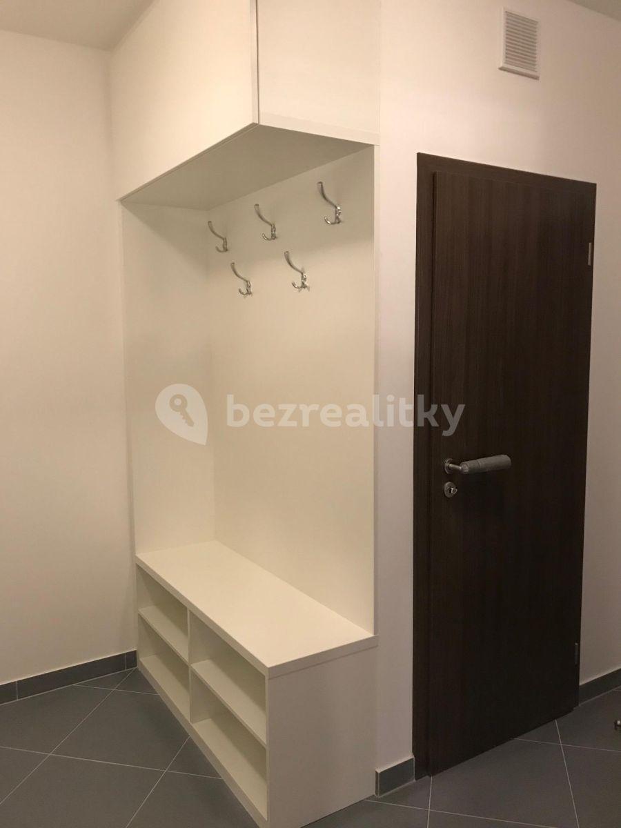 Prenájom bytu 2-izbový 61 m², Makedonská, Praha, Praha