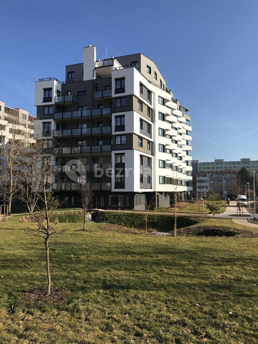 Prenájom bytu 2-izbový 61 m², Makedonská, Praha, Praha