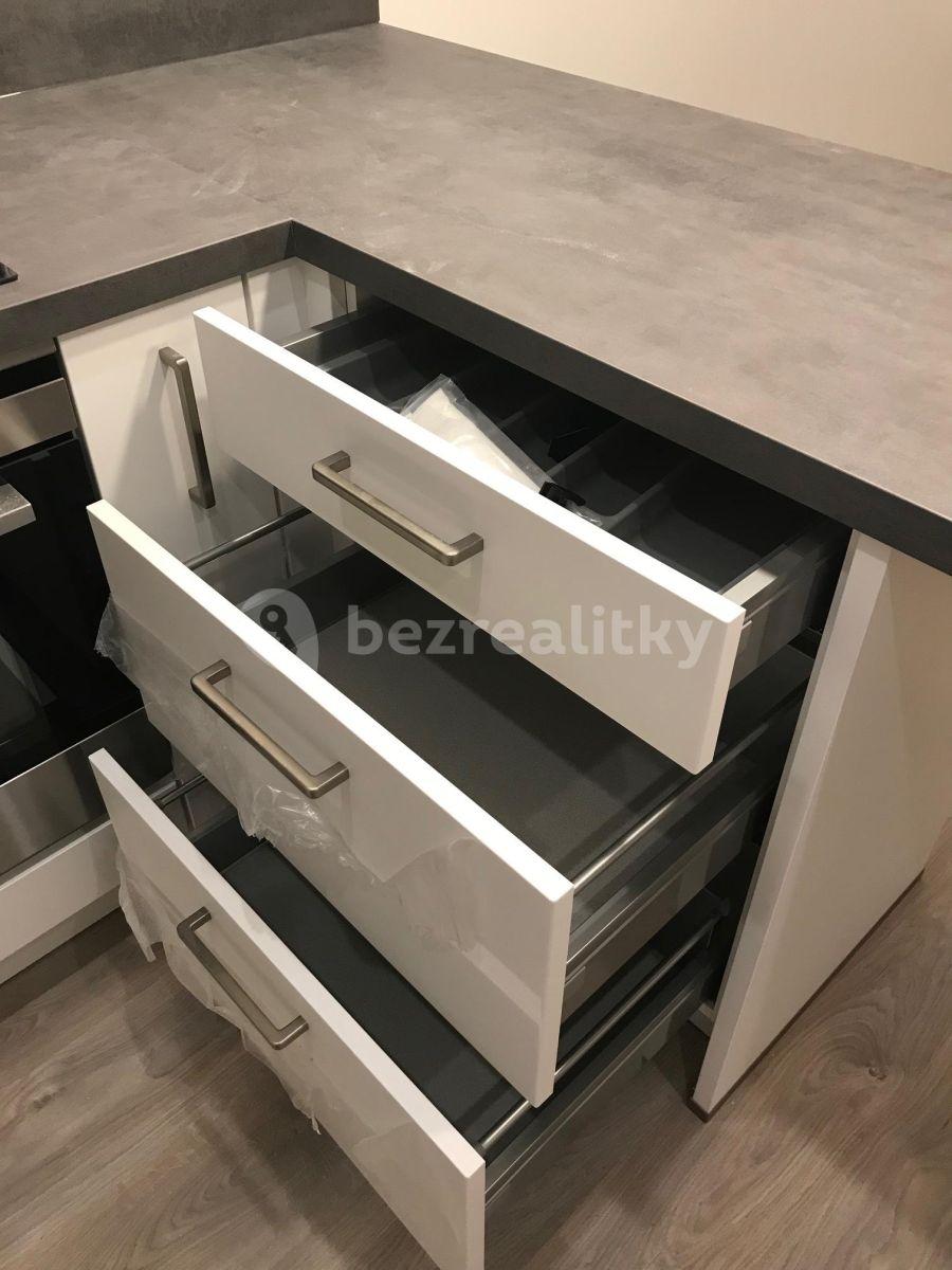 Prenájom bytu 2-izbový 61 m², Makedonská, Praha, Praha