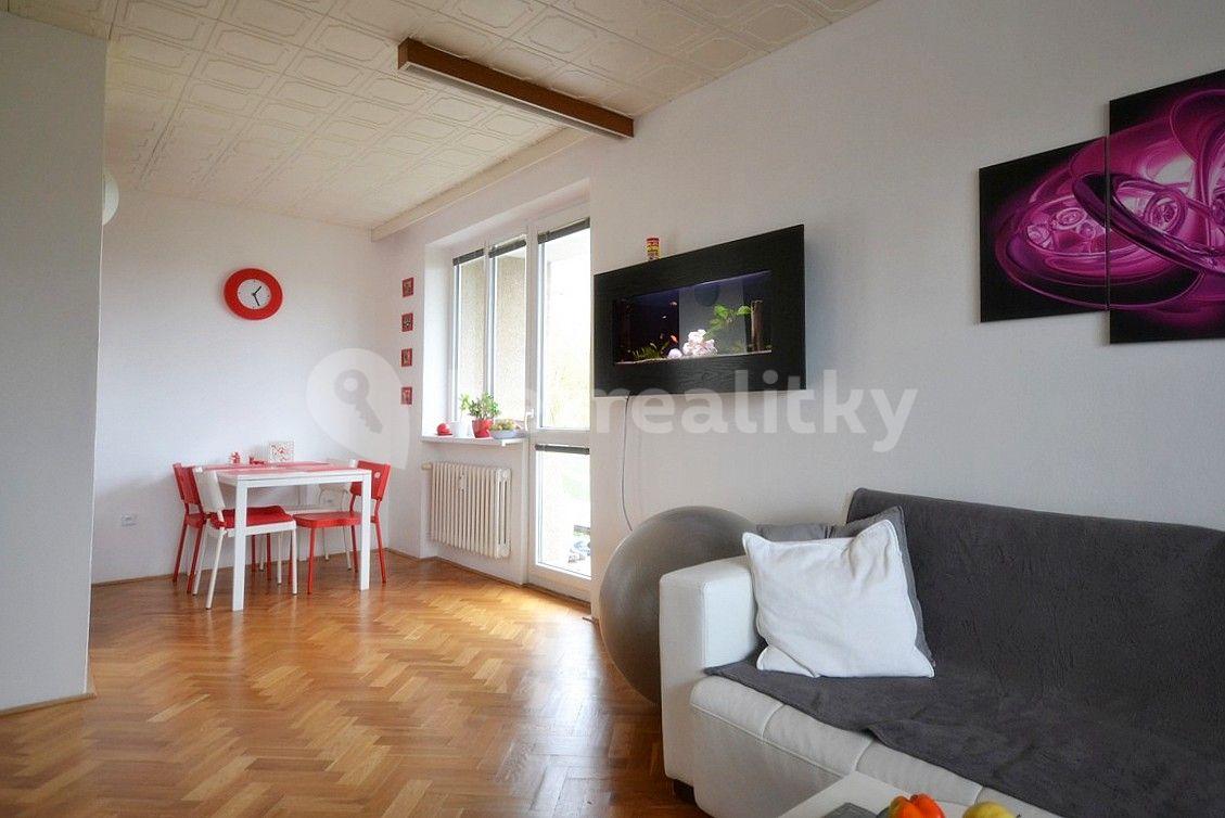 Prenájom bytu 2-izbový 64 m², Hillebrantova, Praha, Praha