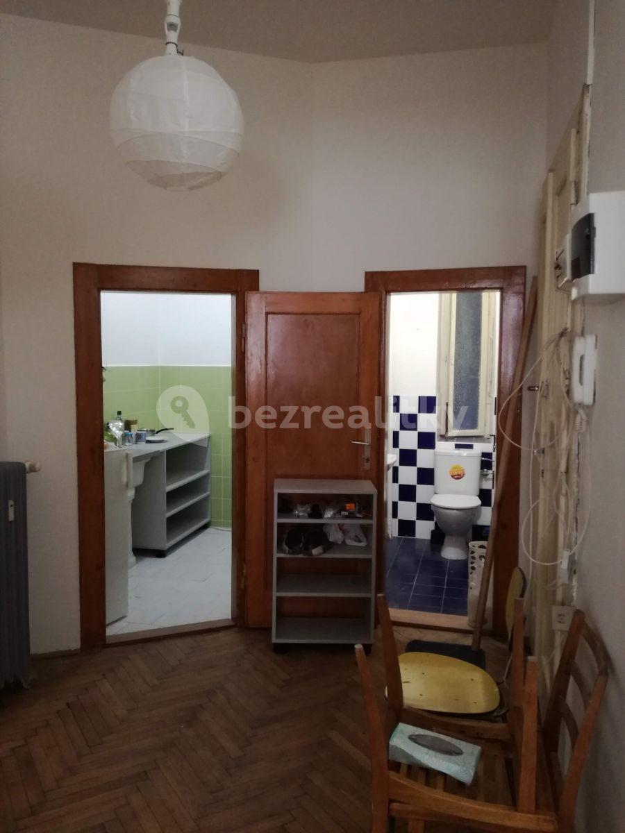 Prenájom bytu 3-izbový 83 m², Karlovo náměstí, Praha, Praha