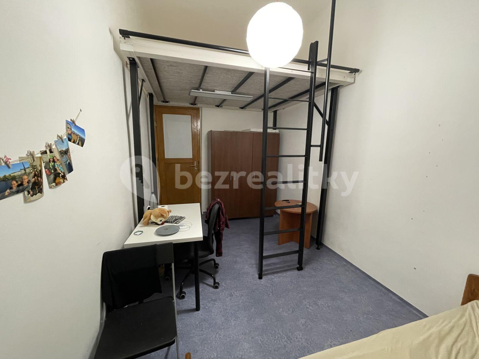 Prenájom bytu 3-izbový 83 m², Karlovo náměstí, Praha, Praha