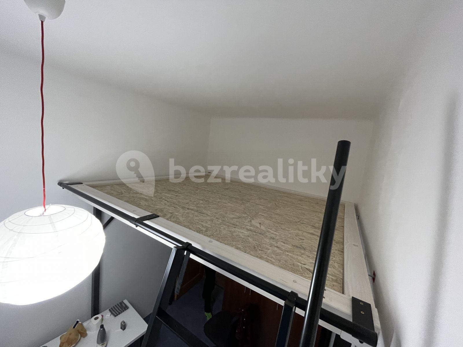 Prenájom bytu 3-izbový 83 m², Karlovo náměstí, Praha, Praha