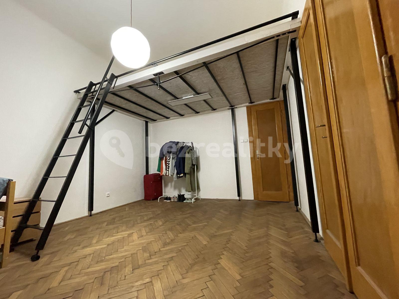 Prenájom bytu 3-izbový 83 m², Karlovo náměstí, Praha, Praha