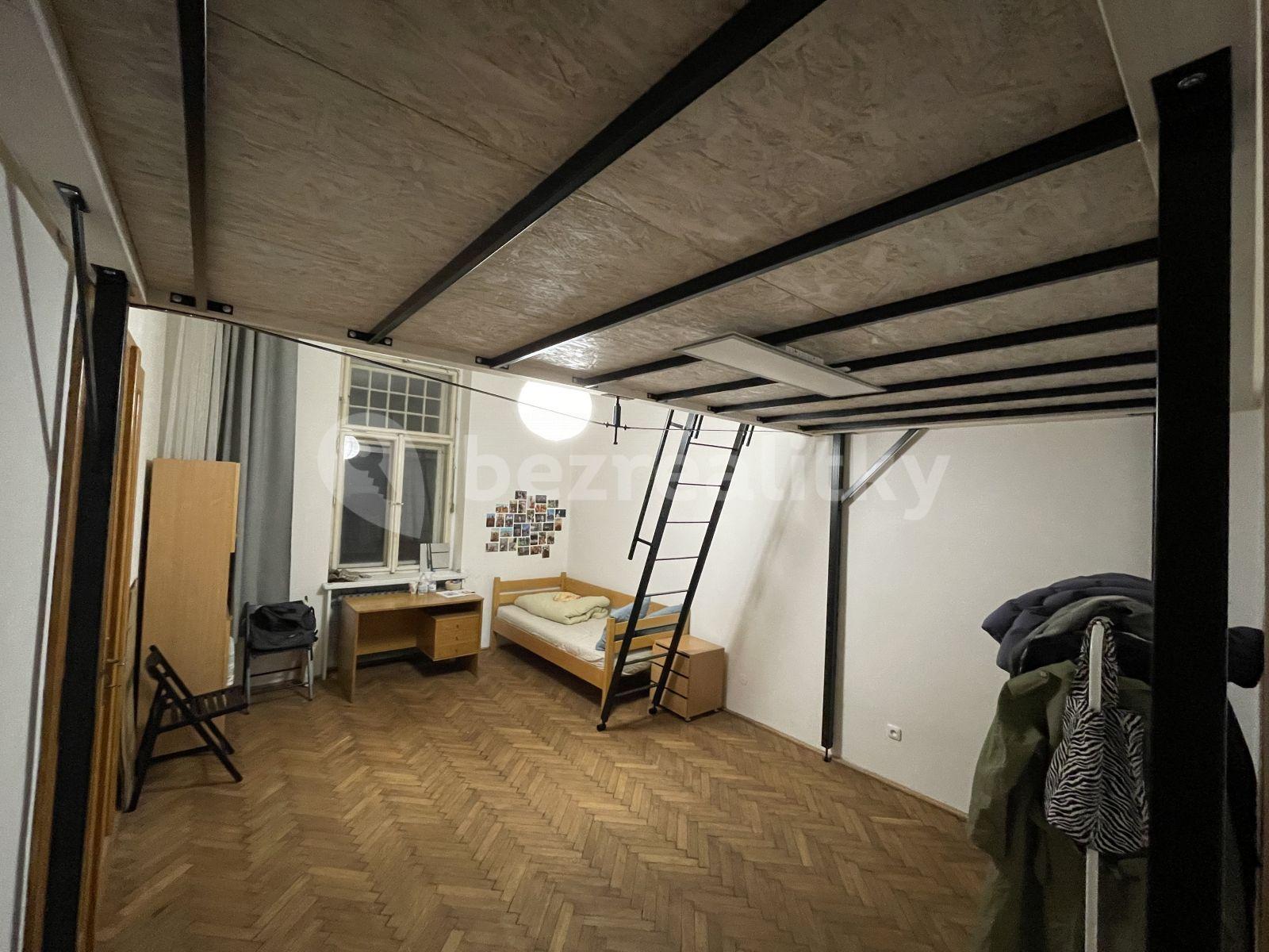 Prenájom bytu 3-izbový 83 m², Karlovo náměstí, Praha, Praha