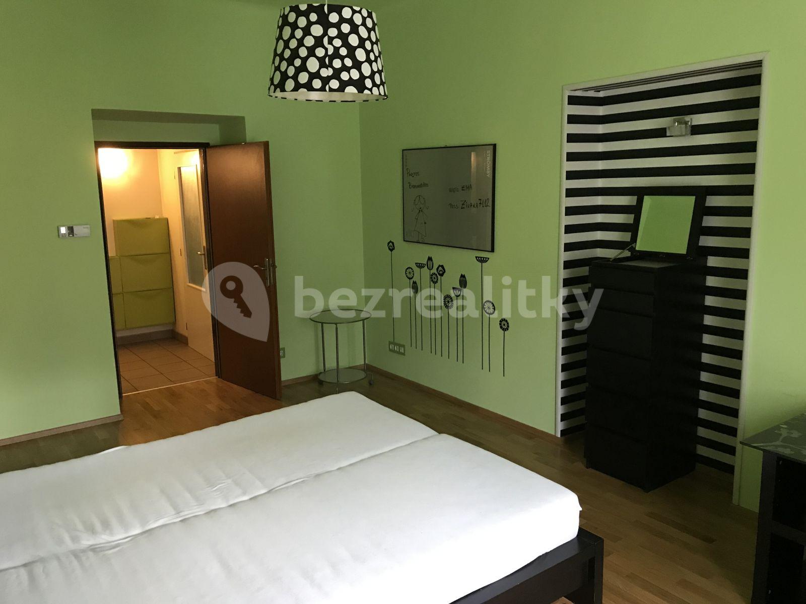 Prenájom bytu 3-izbový 79 m², U Invalidovny, Praha, Praha