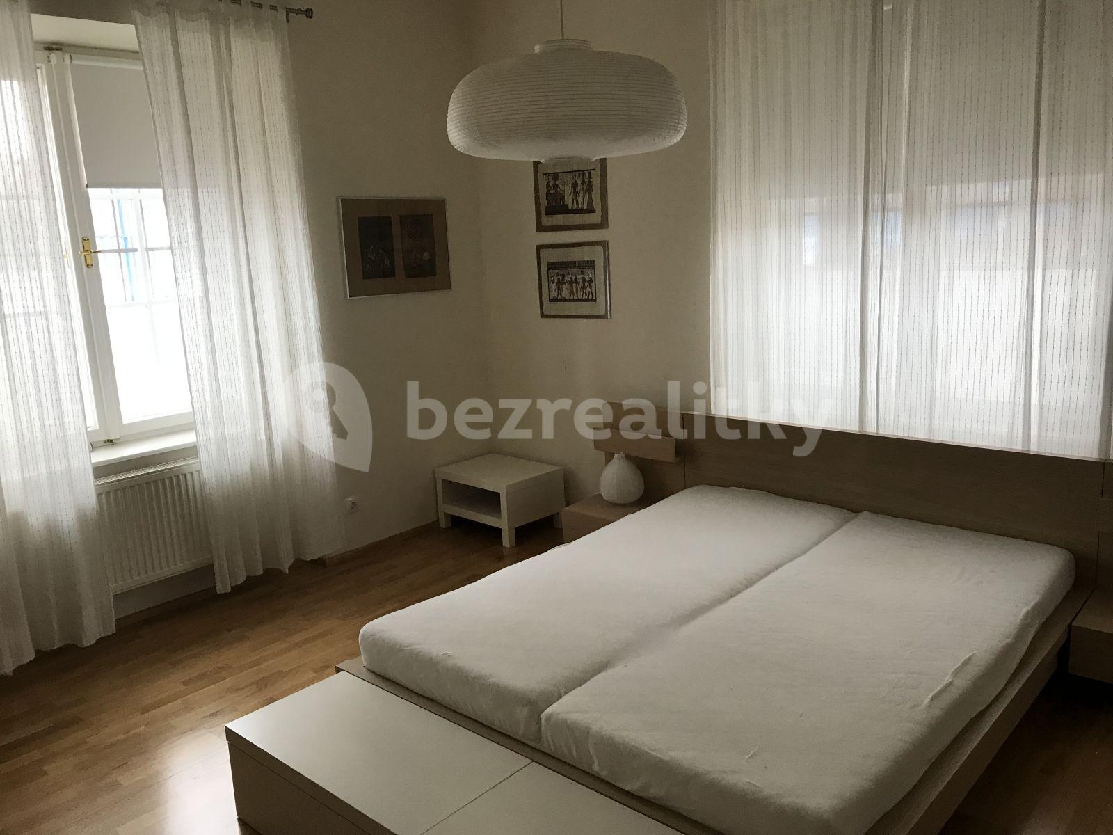 Prenájom bytu 3-izbový 79 m², U Invalidovny, Praha, Praha