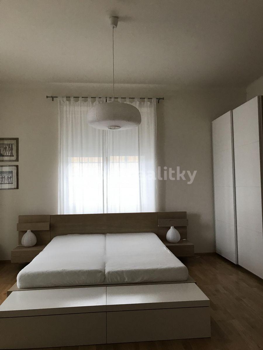 Prenájom bytu 3-izbový 79 m², U Invalidovny, Praha, Praha