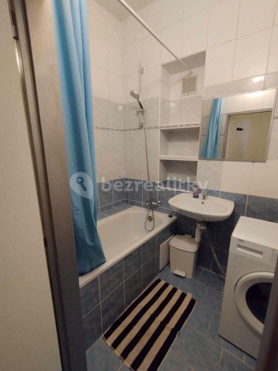 Prenájom bytu 3-izbový 79 m², U Invalidovny, Praha, Praha