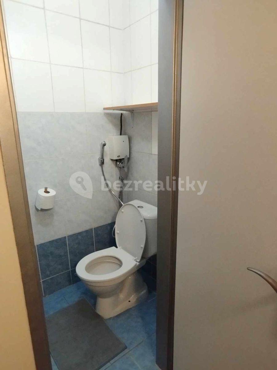 Prenájom bytu 3-izbový 79 m², U Invalidovny, Praha, Praha