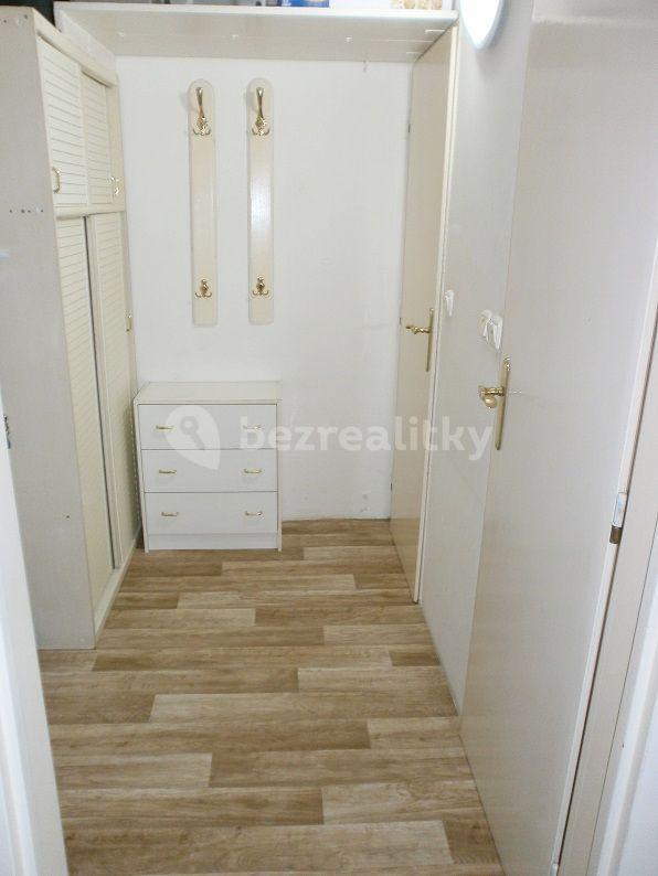 Prenájom bytu 1-izbový 29 m², Tesaříkova, Praha, Praha