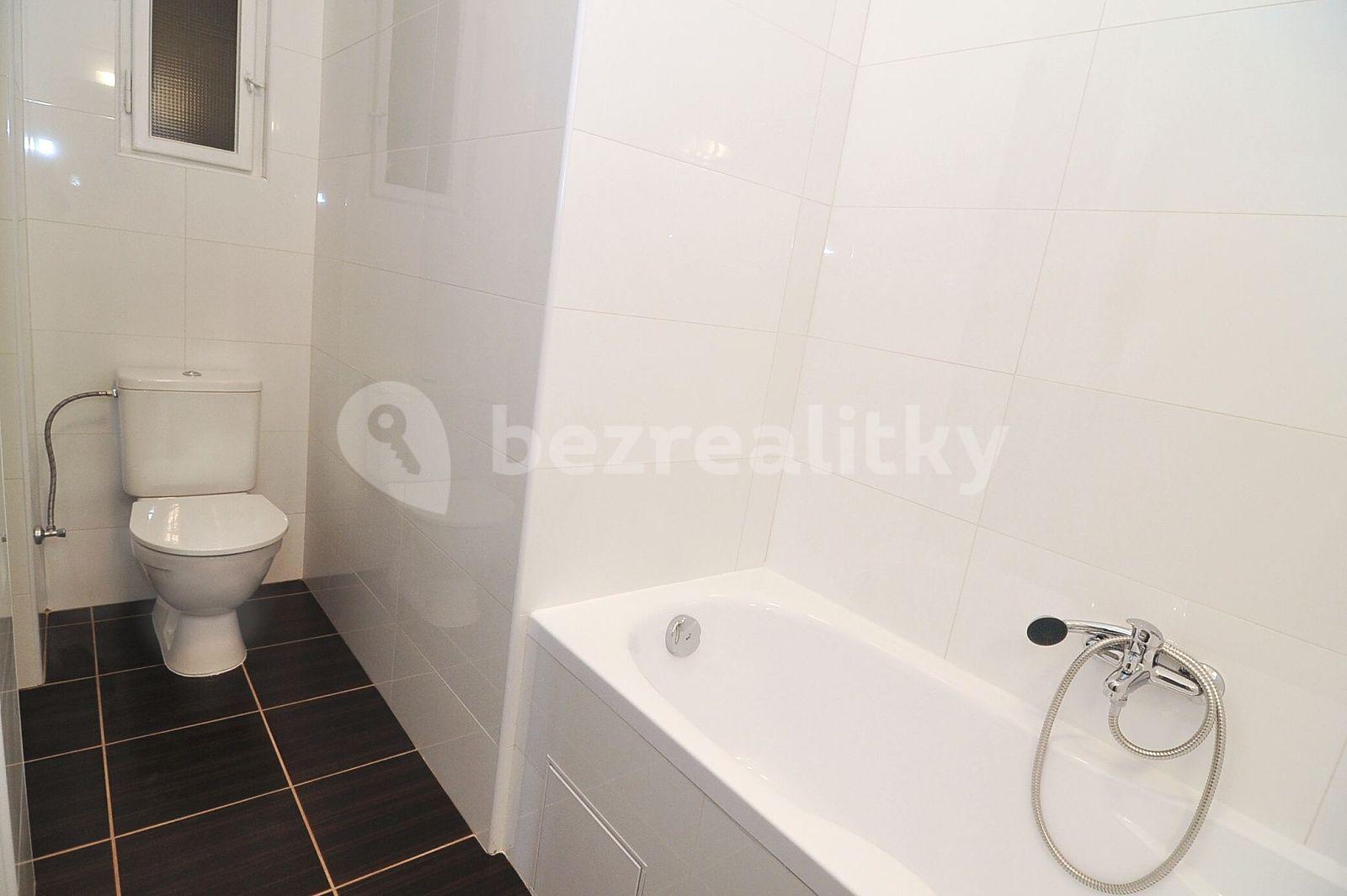 Prenájom bytu 1-izbový 24 m², Přístavní, Praha, Praha