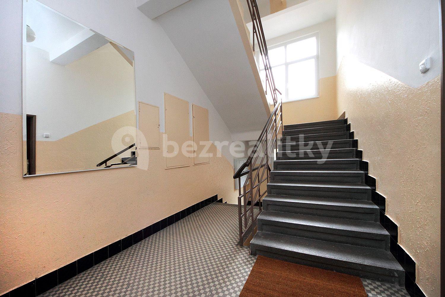 Prenájom bytu 1-izbový 24 m², Přístavní, Praha, Praha