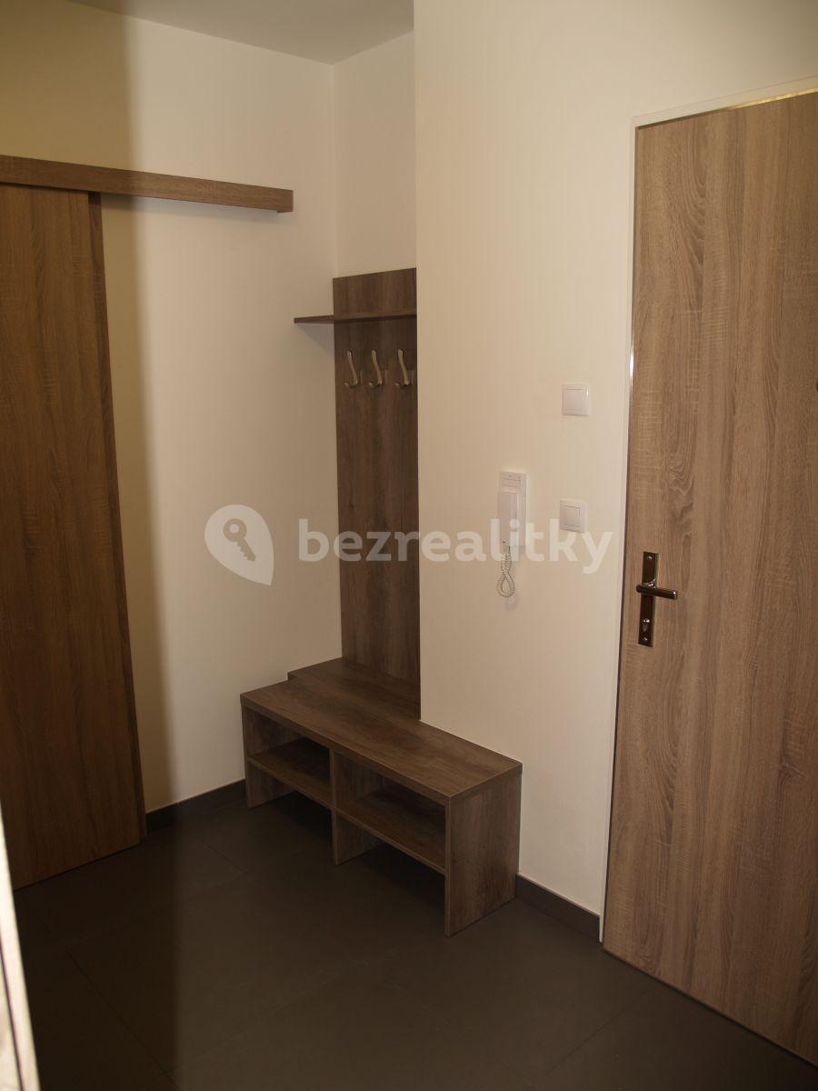 Prenájom bytu 3-izbový 82 m², Toufarova, Praha, Praha