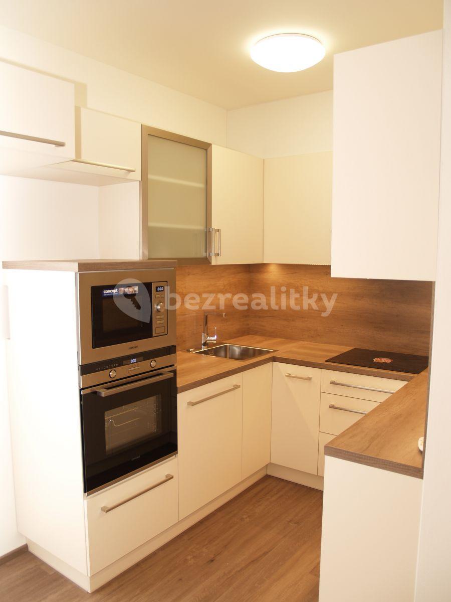 Prenájom bytu 3-izbový 82 m², Toufarova, Praha, Praha