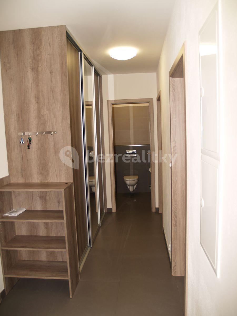 Prenájom bytu 3-izbový 82 m², Toufarova, Praha, Praha